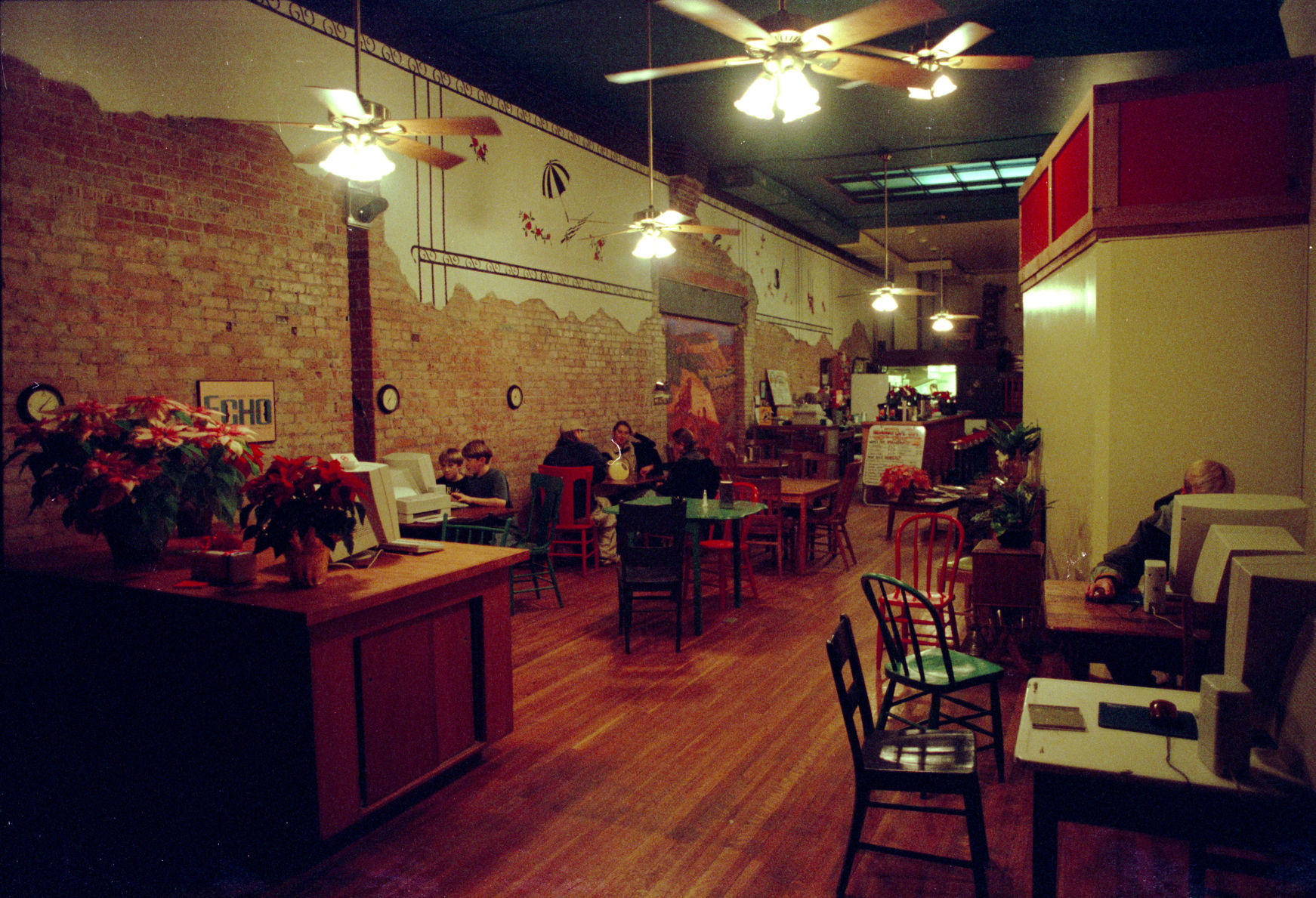 Broadwaycafe.com